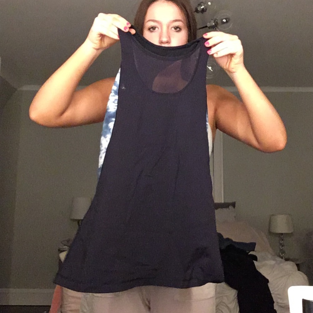 Lululemon tank - Picture 2 of 2